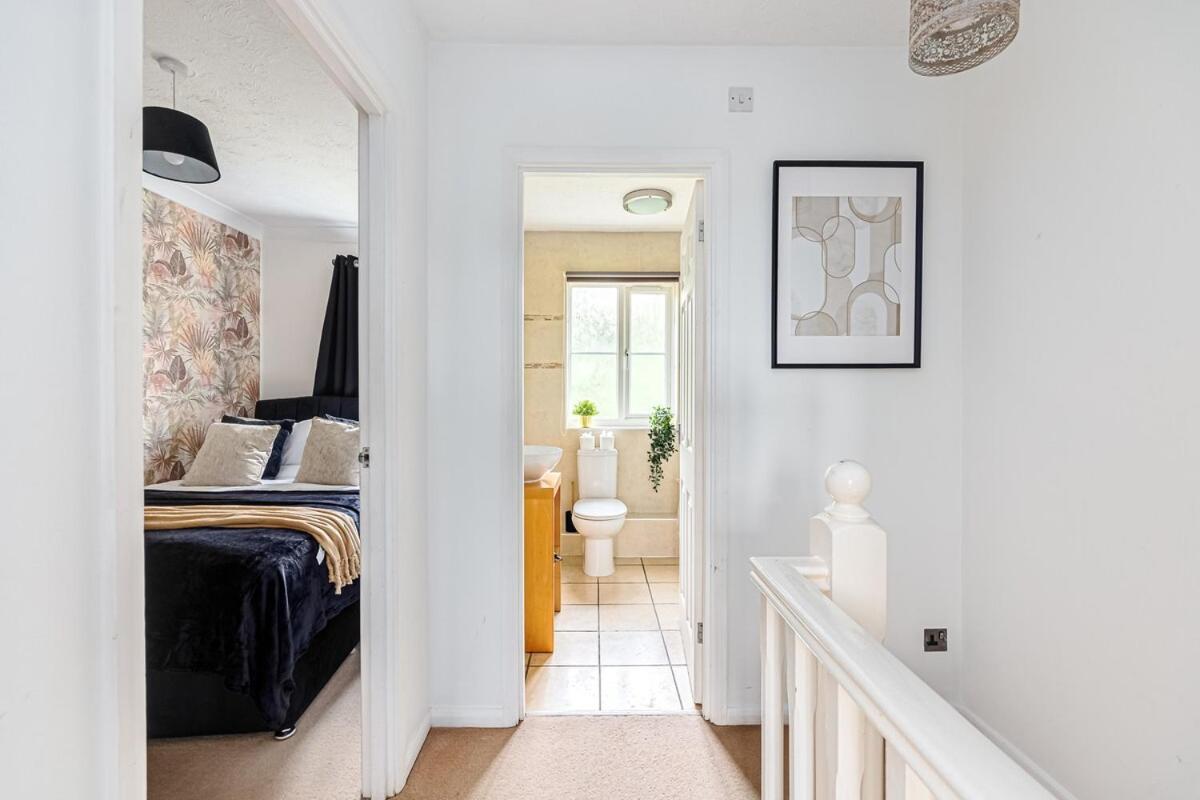 Stylish House - Excellent Location - Driveway Parking, Self-Check-In, Tvs In Bedrooms And Fast Wifi By Yoko Property Milton Keynes Exterior foto