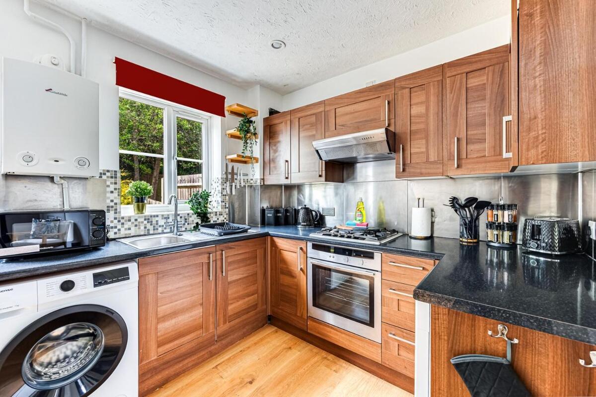 Stylish House - Excellent Location - Driveway Parking, Self-Check-In, Tvs In Bedrooms And Fast Wifi By Yoko Property Milton Keynes Exterior foto