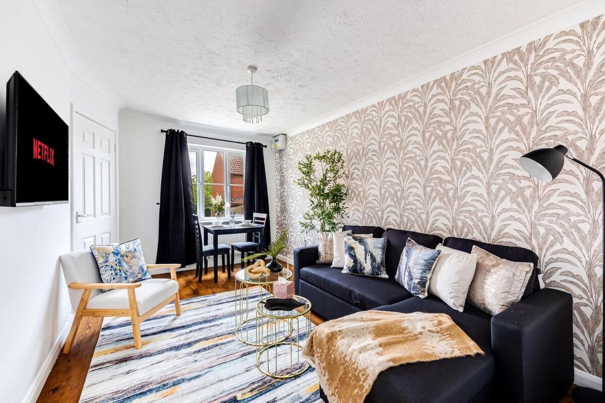 Stylish House - Excellent Location - Driveway Parking, Self-Check-In, Tvs In Bedrooms And Fast Wifi By Yoko Property Milton Keynes Exterior foto
