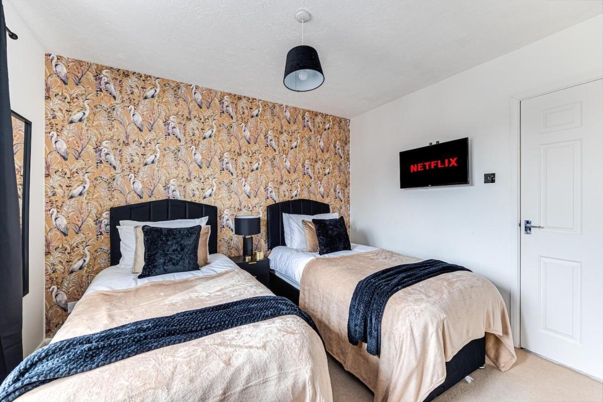 Stylish House - Excellent Location - Driveway Parking, Self-Check-In, Tvs In Bedrooms And Fast Wifi By Yoko Property Milton Keynes Exterior foto